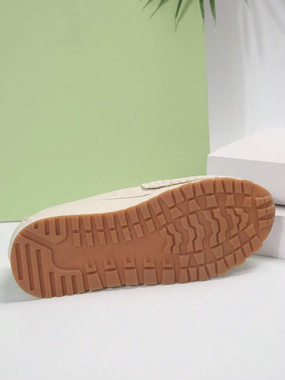 Lora Cuir