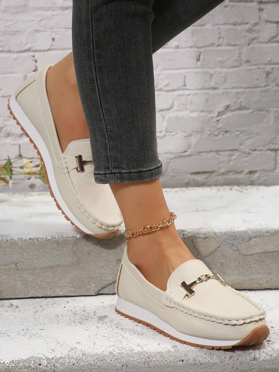 Lora Cuir