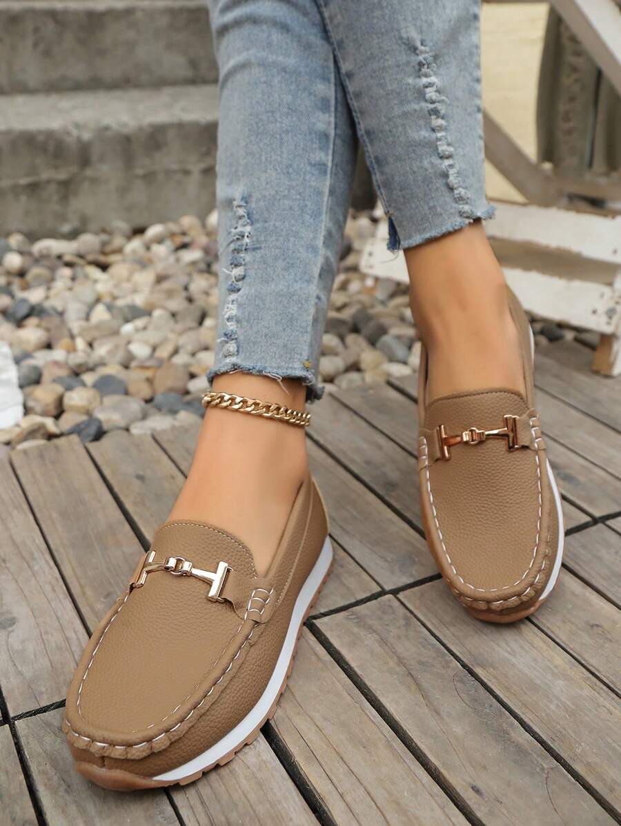 Lora Cuir