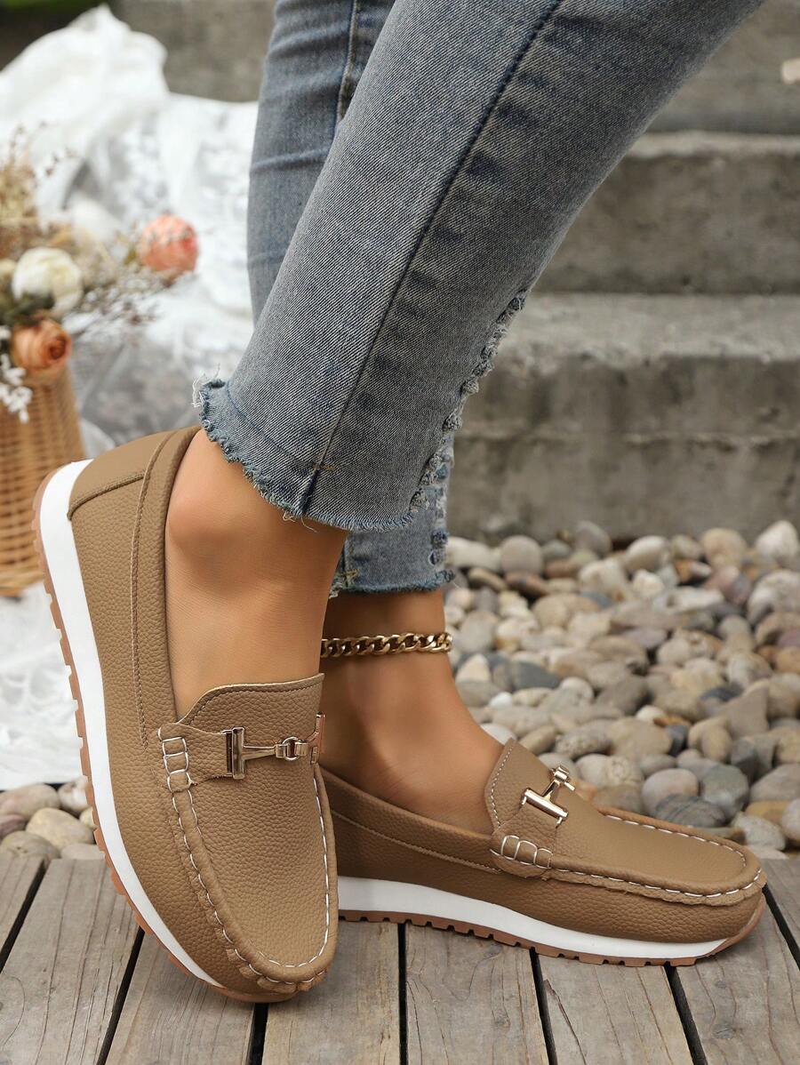 Lora Cuir