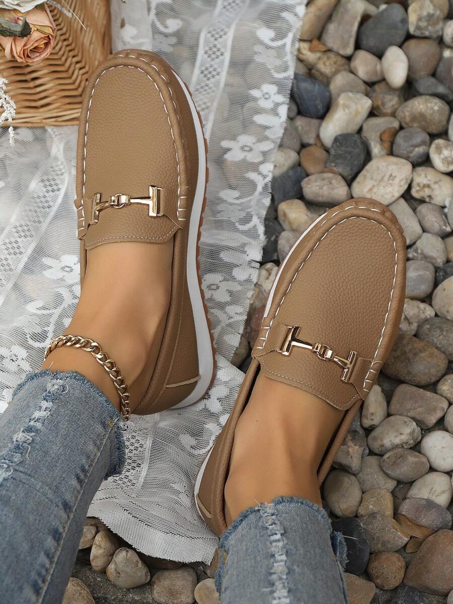 Lora Cuir